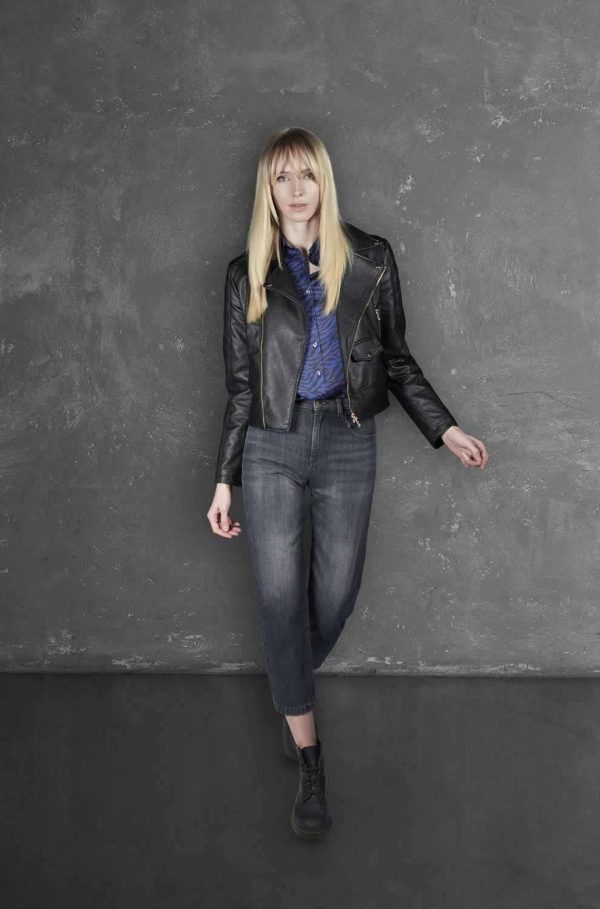 Black Cotton Women's High-Waisted Jean - Image 6