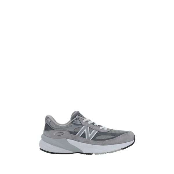990 Sneakers