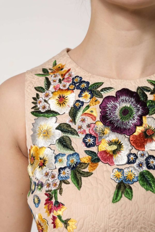 Beige Floral Embroidery Sleeveless Tank Top - Image 6